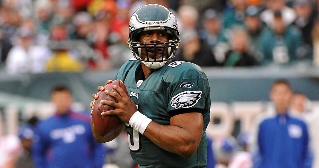 Donovan McNabb to be inducted into QB Hall of Fame, Football